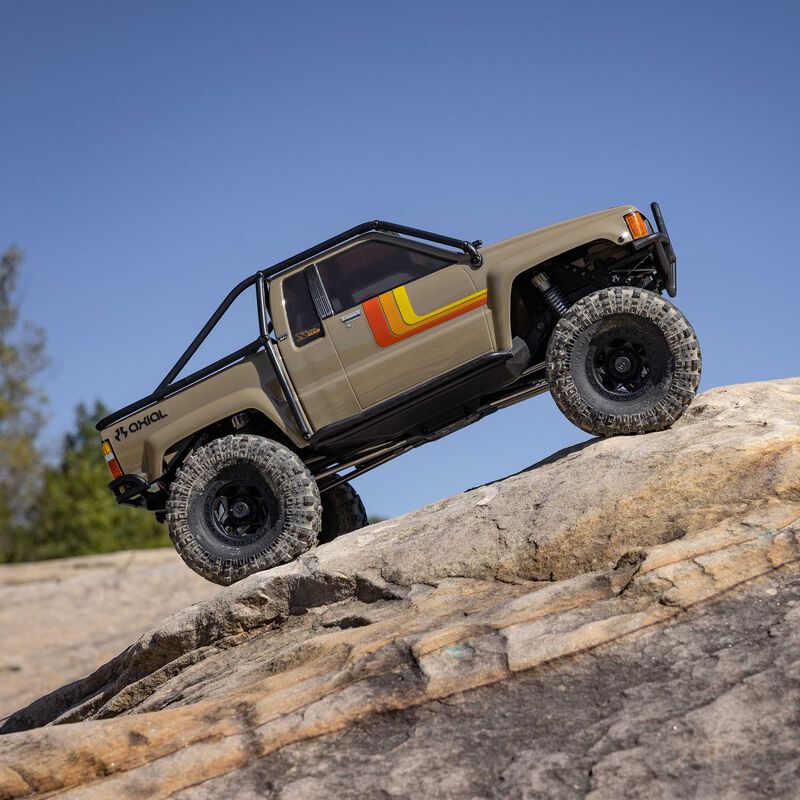 Axial 1/10SCX10 III 1987 Toyota SR5 - Image 13