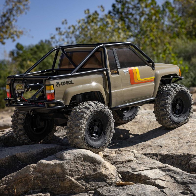 Axial 1/10SCX10 III 1987 Toyota SR5 - Image 14