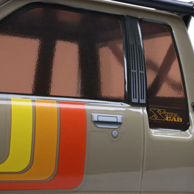 Axial 1/10SCX10 III 1987 Toyota SR5 - Image 19