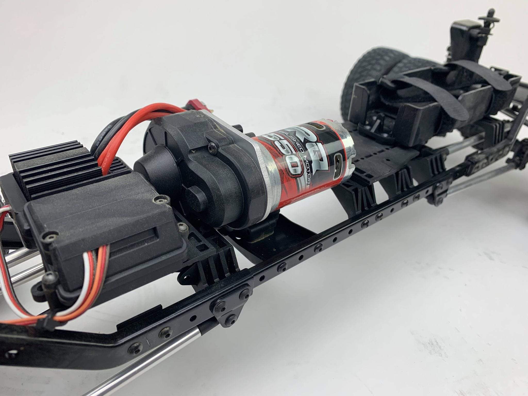 8981 FORD F450 SD 1/10 4WD RTR (Grey Titanium) Custom Truck DL-Series - Image 9