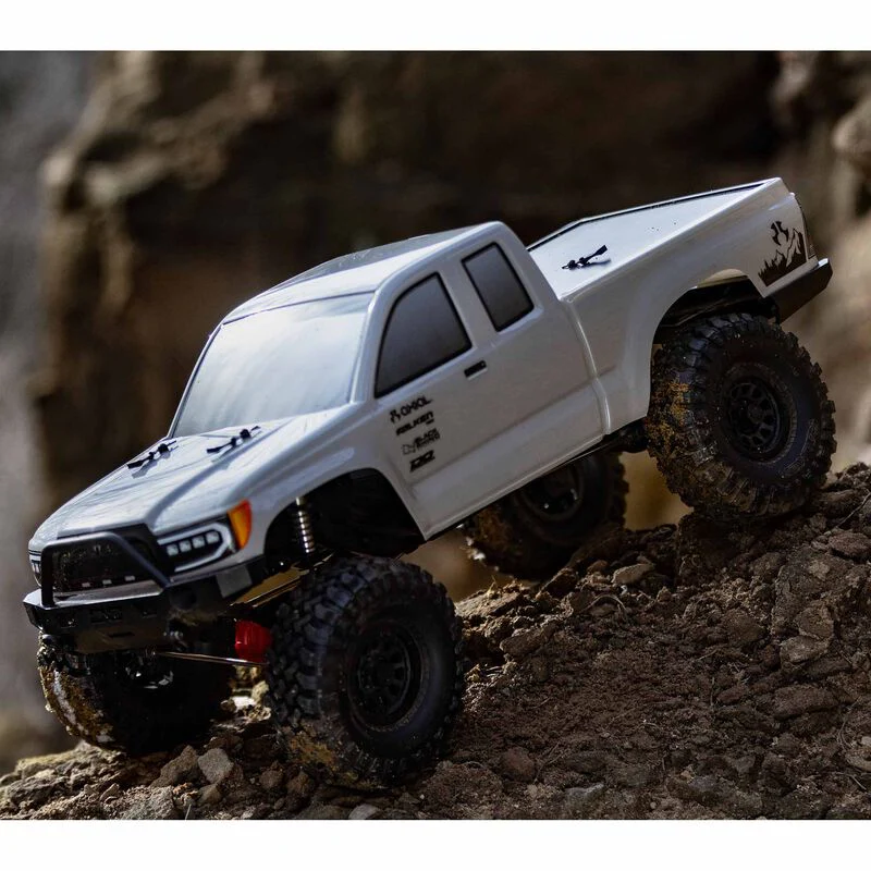 Axial 1/10 SCX10 III Base Camp 4WD Rock Crawler Brushed RTR - Grey - Image 16