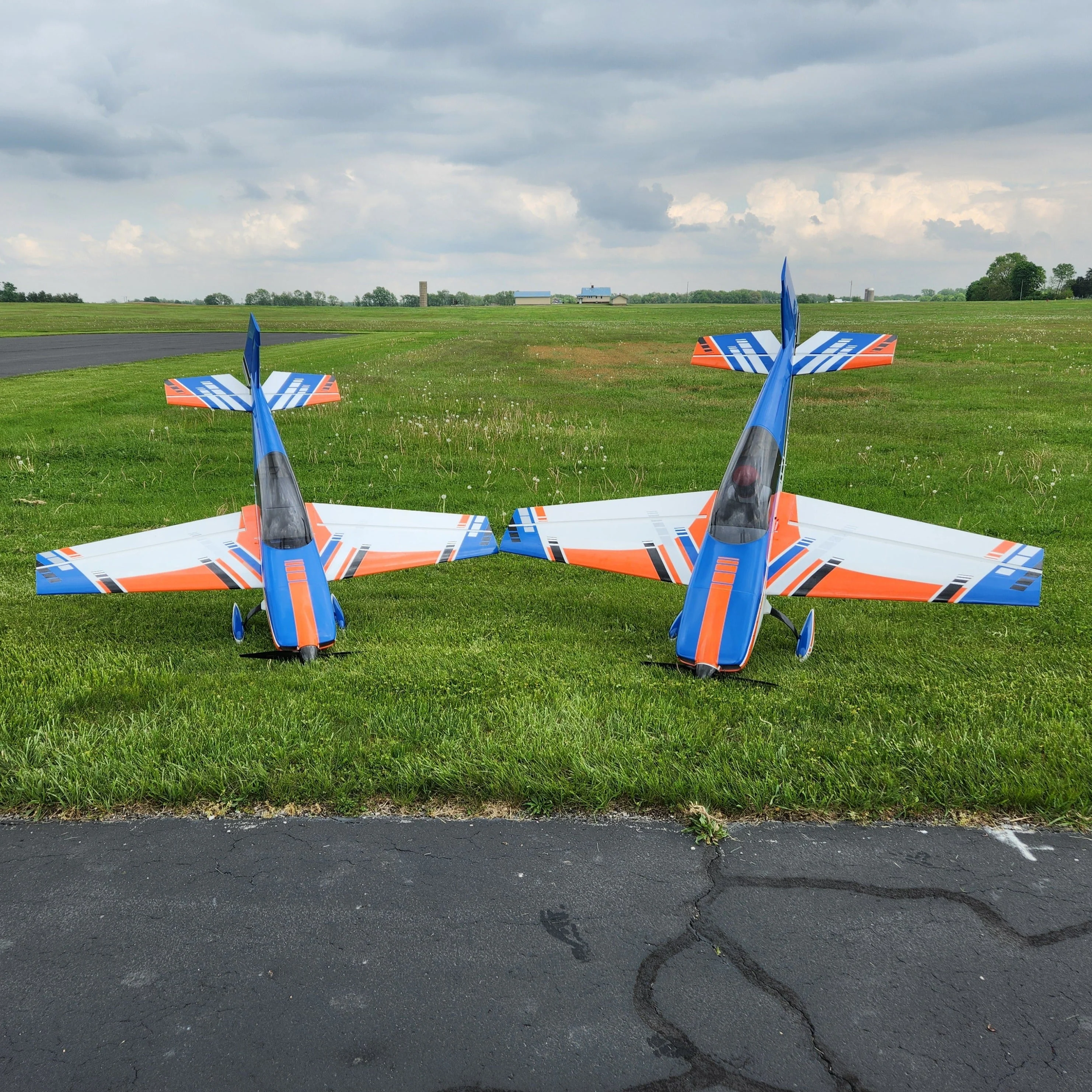 PAU Extra 330LX 70cc – Orange - Image 3